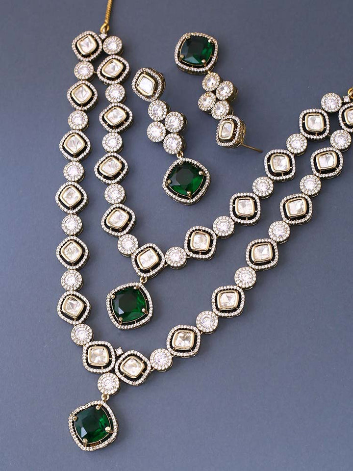 Emerald Daiko Victorian Jewellery Set