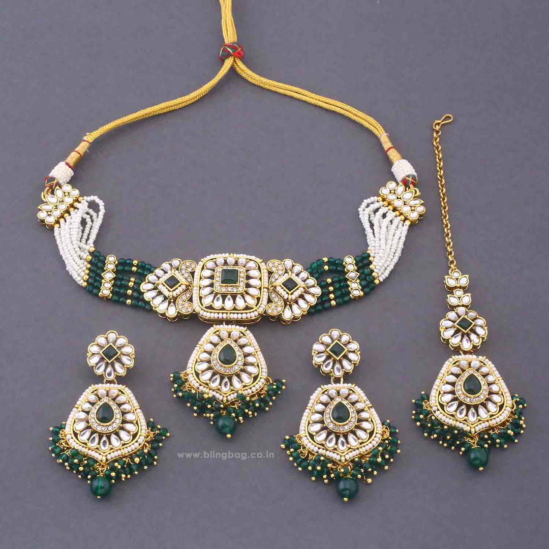 Emerald Dakshina Kundan Jewellery Set