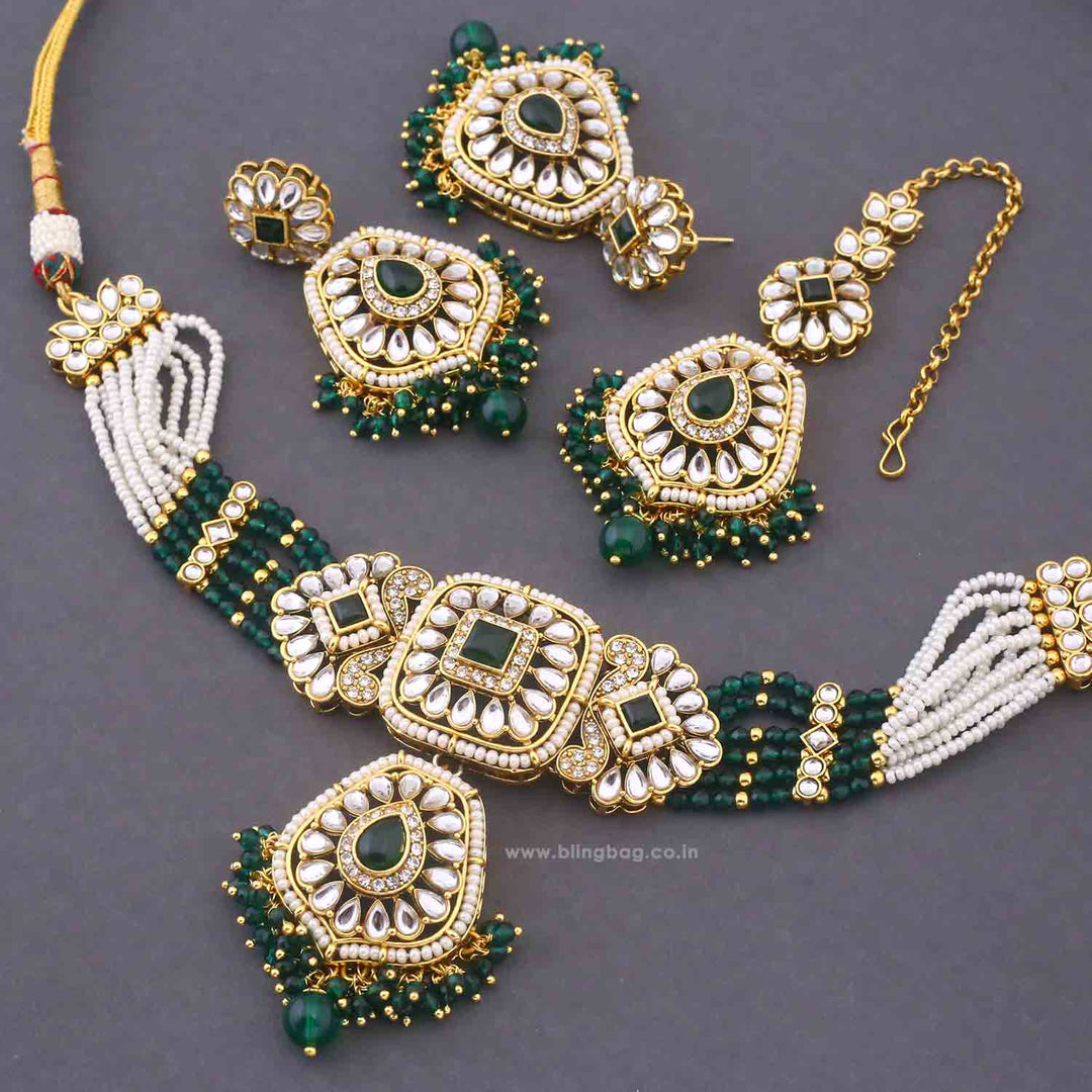 Emerald Dakshina Kundan Jewellery Set