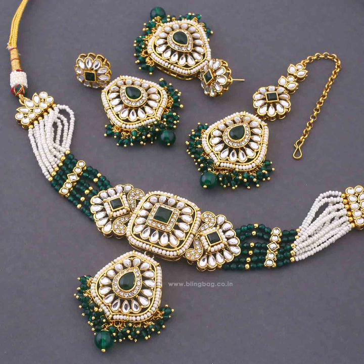 Emerald Dakshina Kundan Jewellery Set