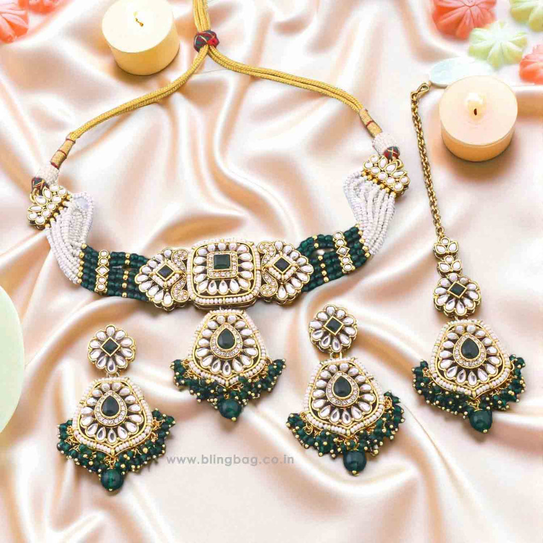 Emerald Dakshina Kundan Jewellery Set