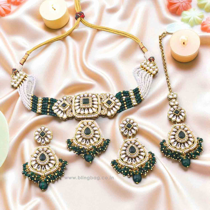 Emerald Dakshina Kundan Jewellery Set