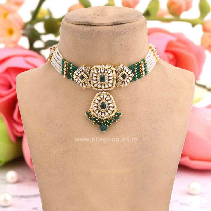 Emerald Dakshina Kundan Jewellery Set