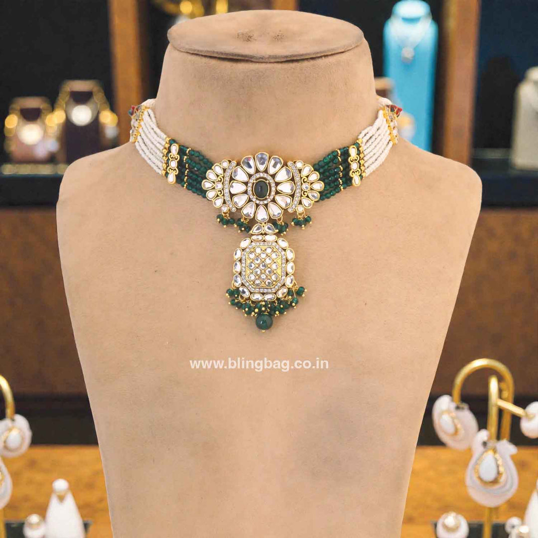 Emerald Dharini Kundan Jewellery Set