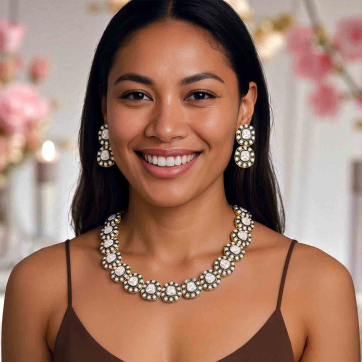 Emerald Dhatri Kundan Jewellery Set