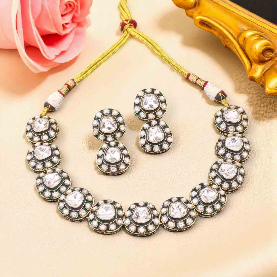 Emerald Dhatri Kundan Jewellery Set