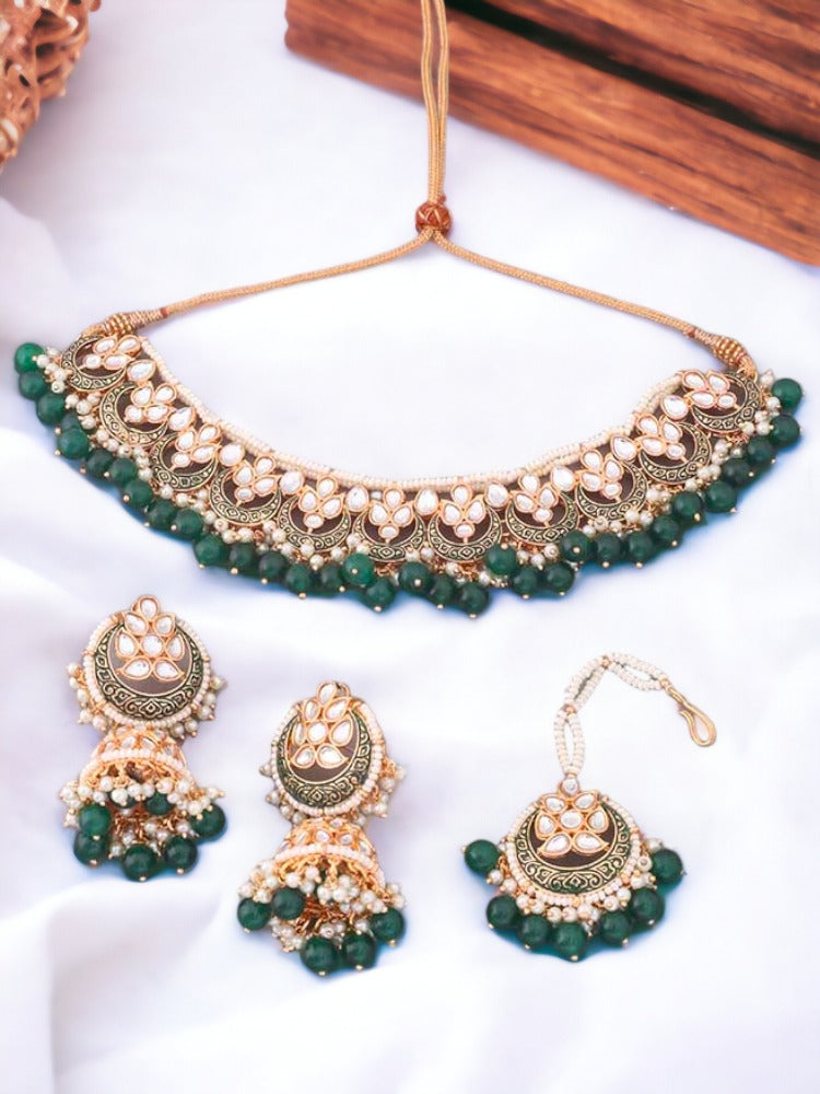 Emerald Dhisana Kundan Jewellery Set
