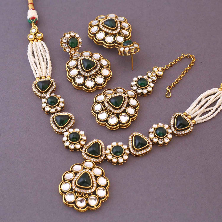 Emerald Dhivyashi Kundan Jewellery Set