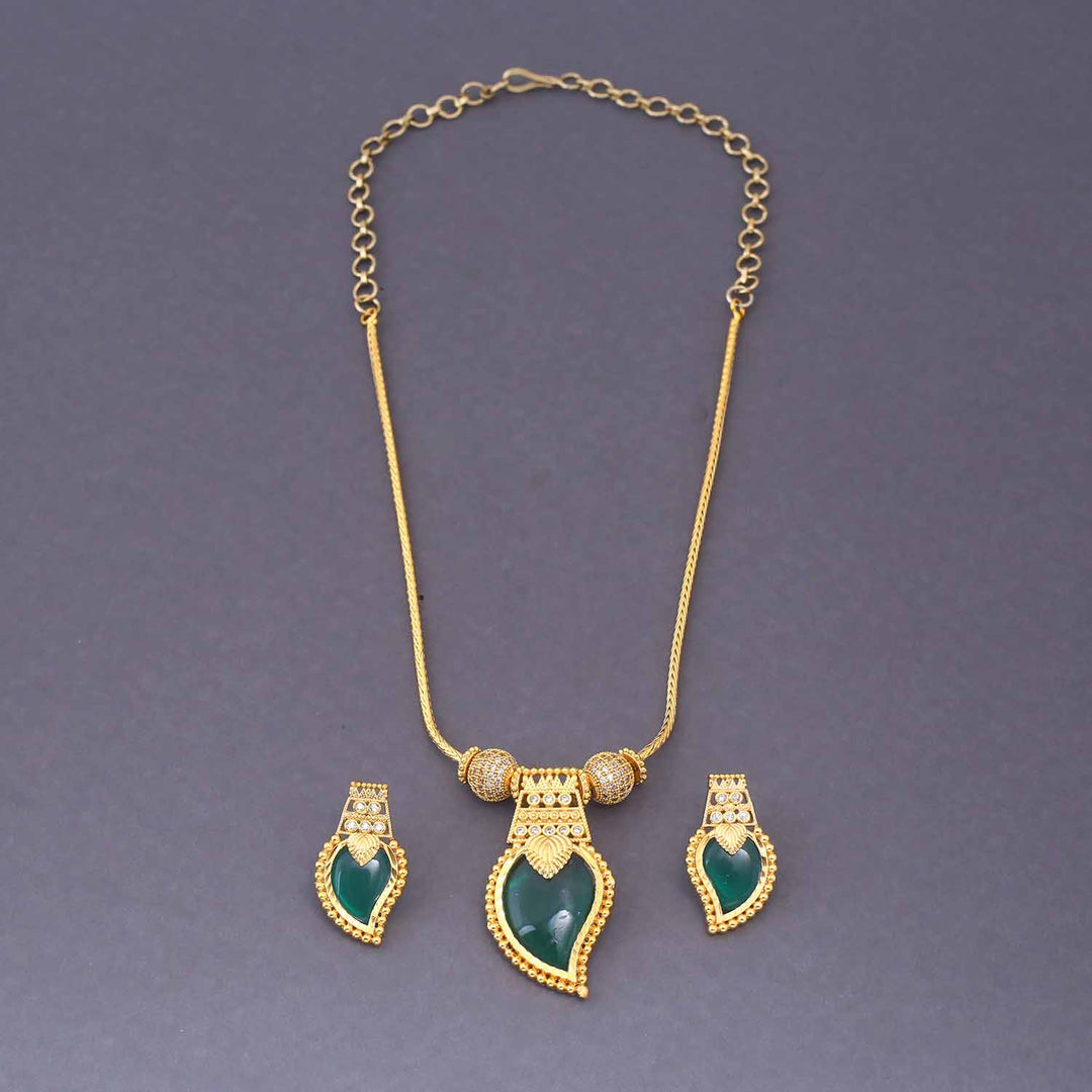 Emerald Evhara Antique Pendant Set - New Arrival