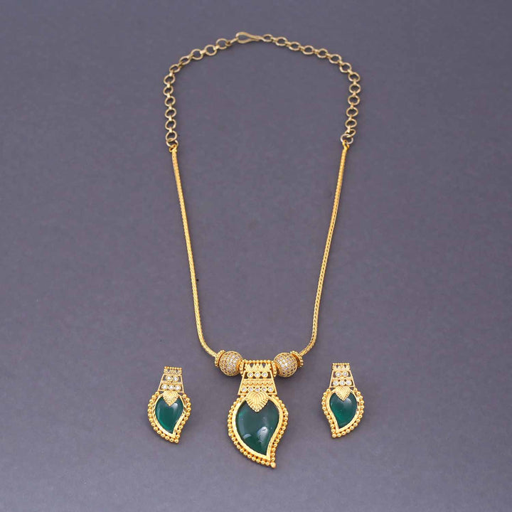 Emerald Evhara Antique Pendant Set - New Arrival