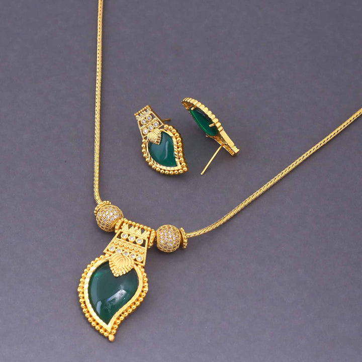 Emerald Evhara Antique Pendant Set - New Arrival