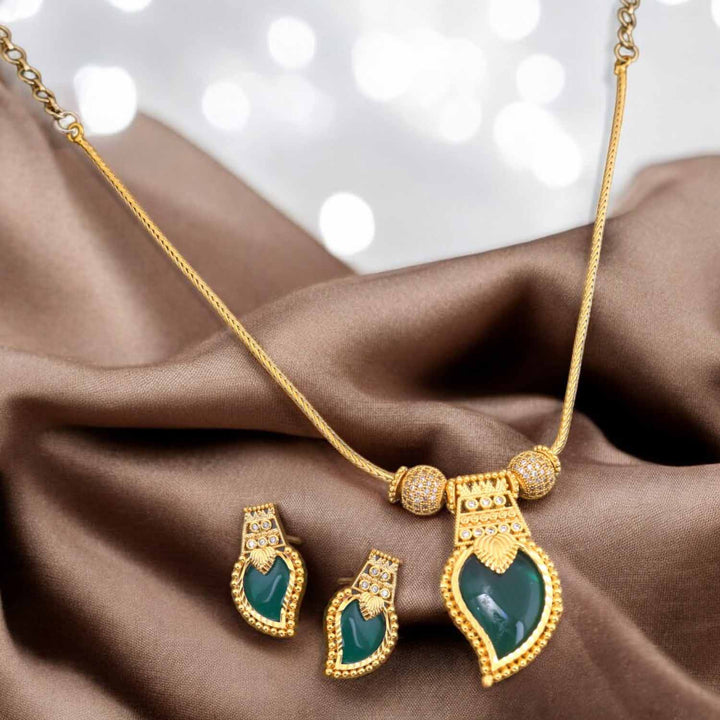 Emerald Evhara Antique Pendant Set - New Arrival