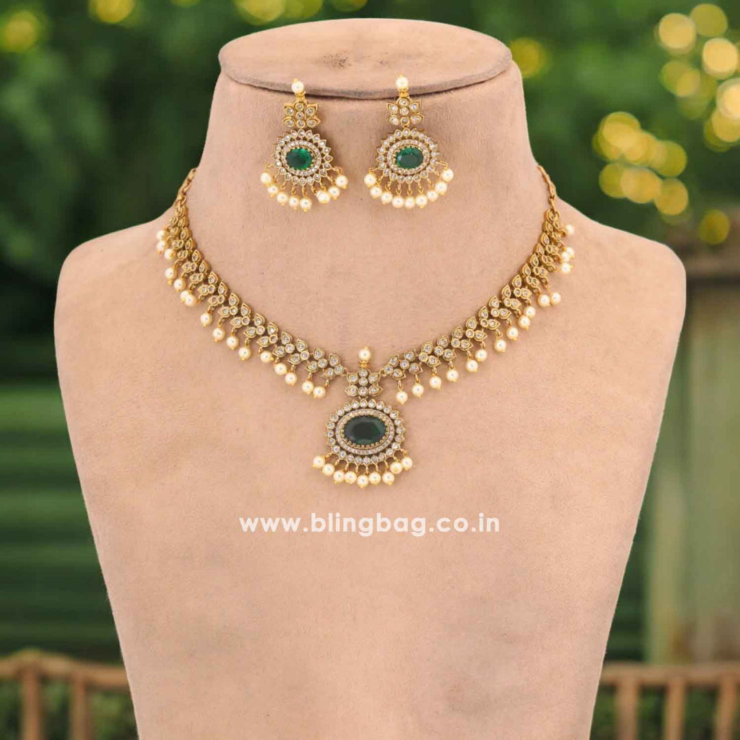 Emerald Gainee Antique Jewellery Set- New Arrival
