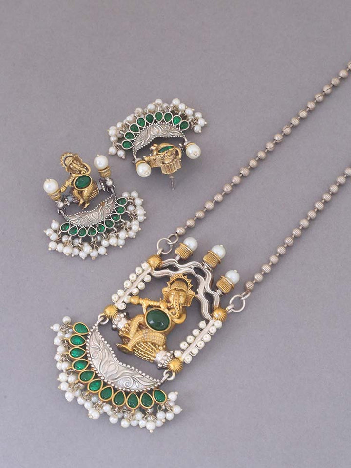 Emerald Gajendra Jewellery Set