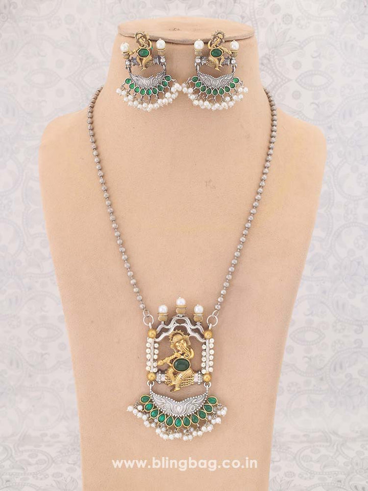 Emerald Gajendra Jewellery Set