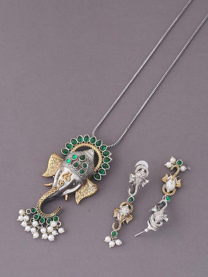 Emerald Gajmukh Jewellery Set