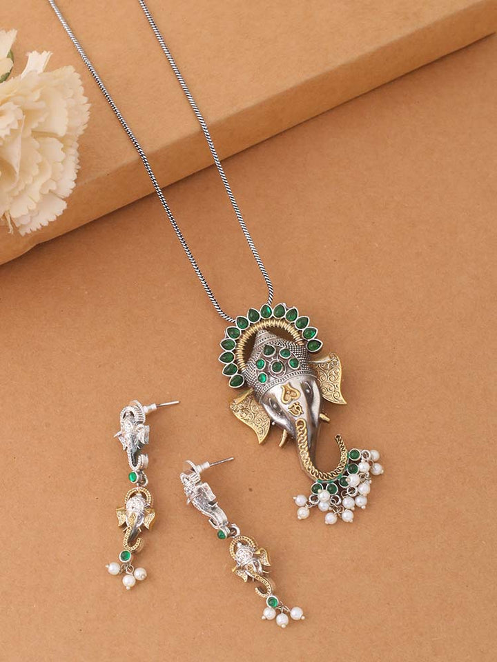 Emerald Gajmukh Jewellery Set