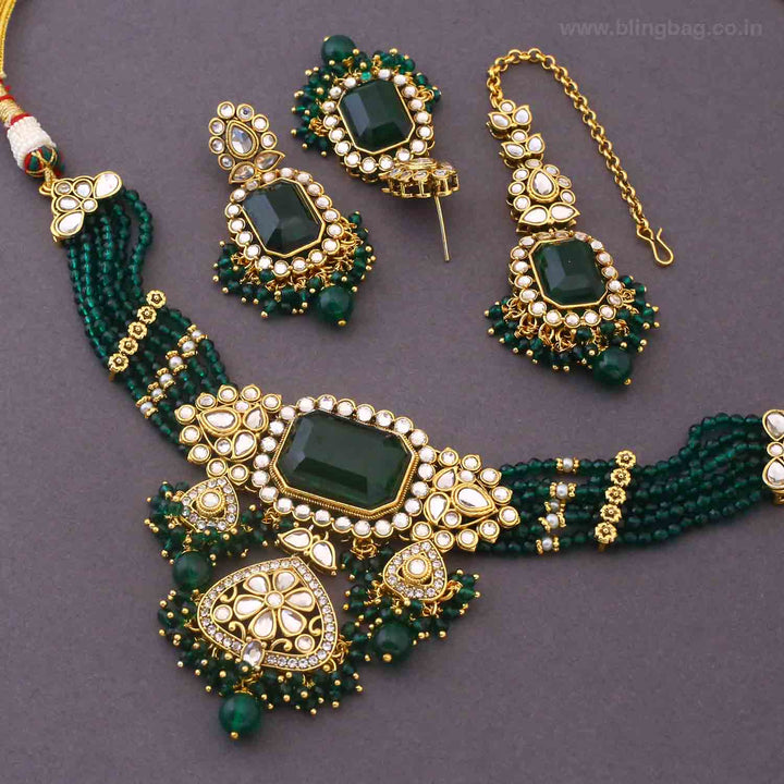 Emerald Gayatri Kundan Jewellery Set