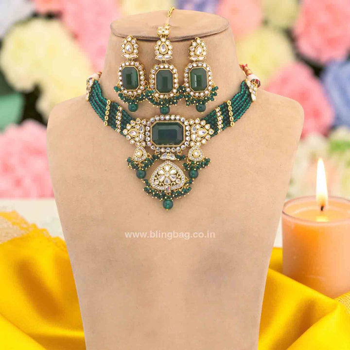 Emerald Gayatri Kundan Jewellery Set