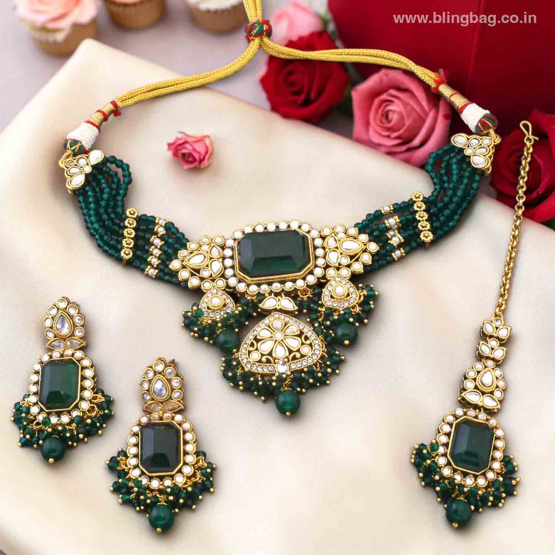 Emerald Gayatri Kundan Jewellery Set