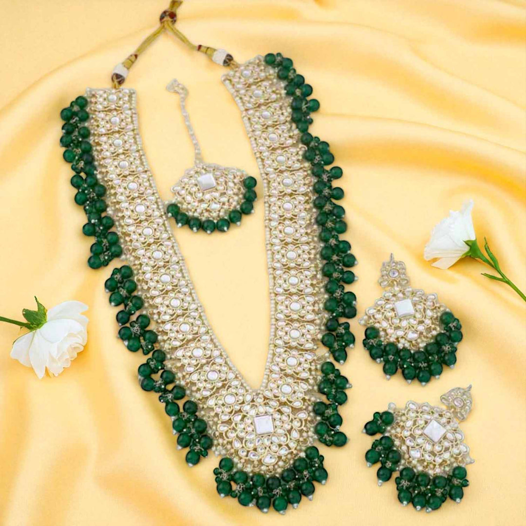 Emerald Gracia Kundan Jewellery Set