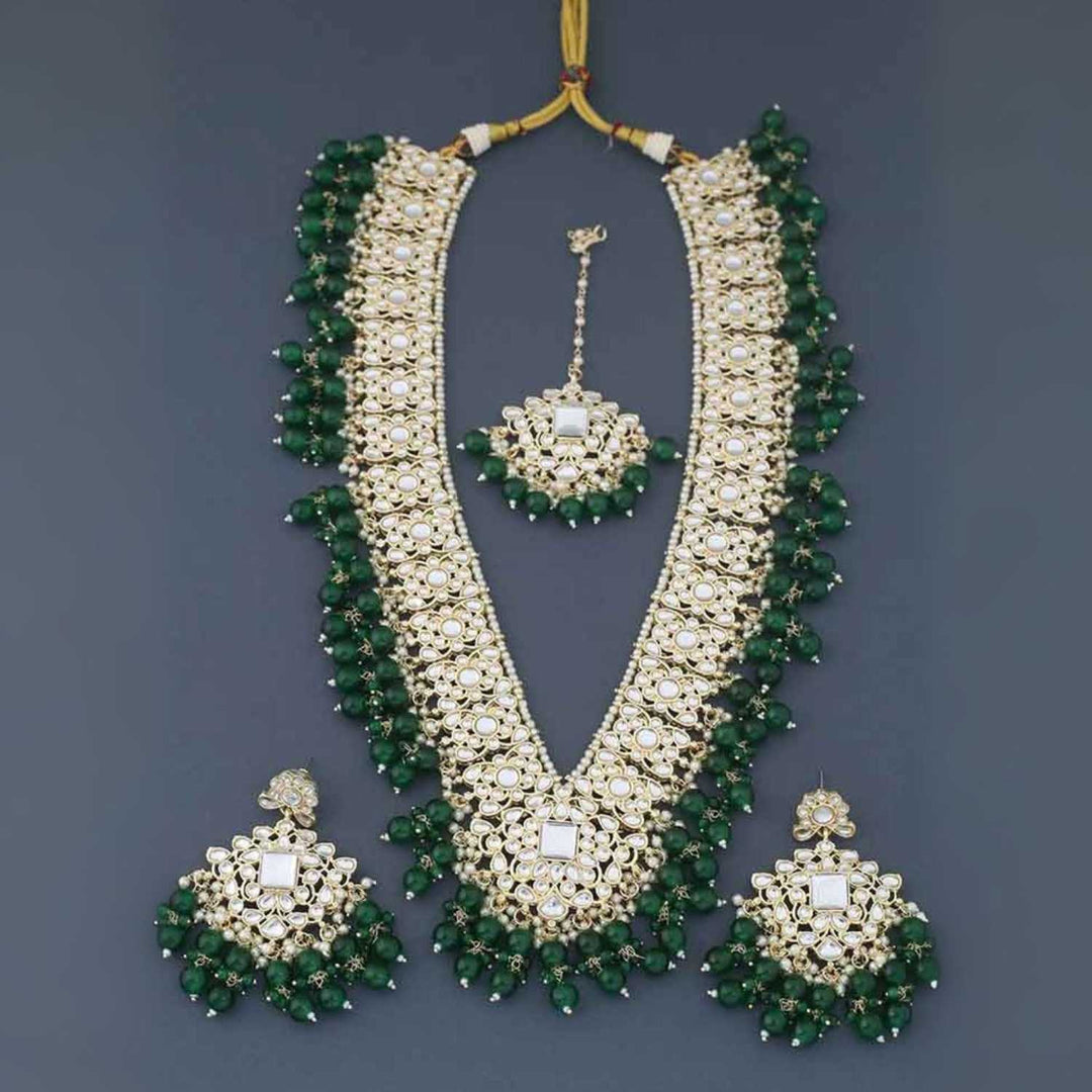Emerald Gracia Kundan Jewellery Set