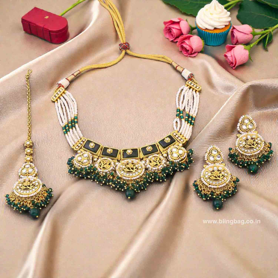 Emerald Gyanada Kundan Jewellery Set