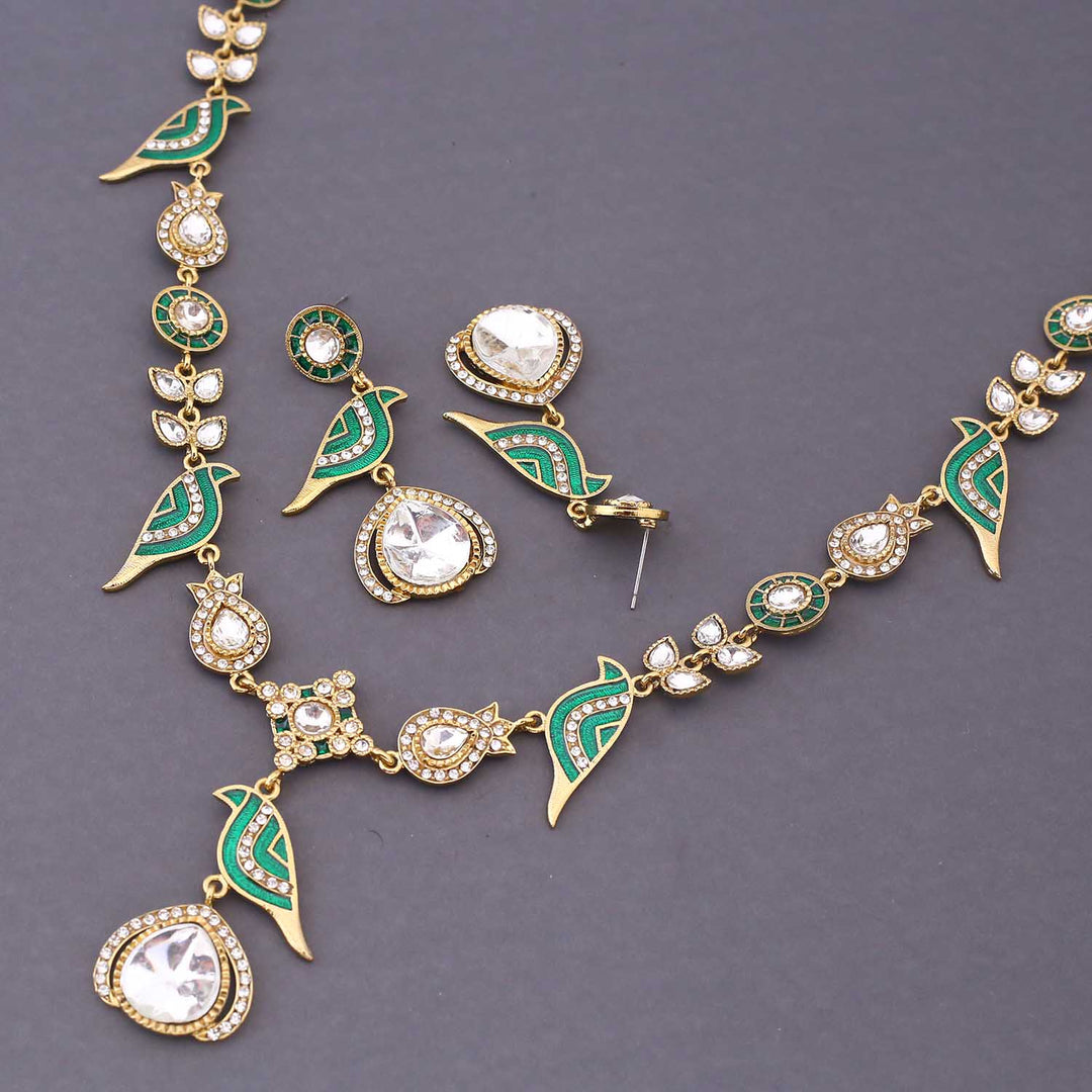 Emerald Harley Kundan Jewellery Set