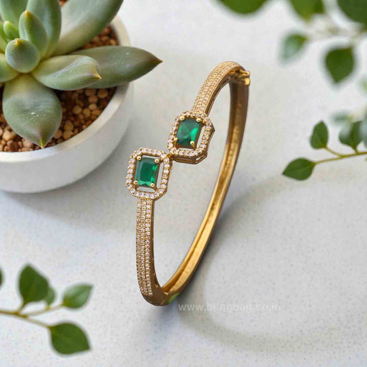 Emerald Harpere Victorian Bracelet