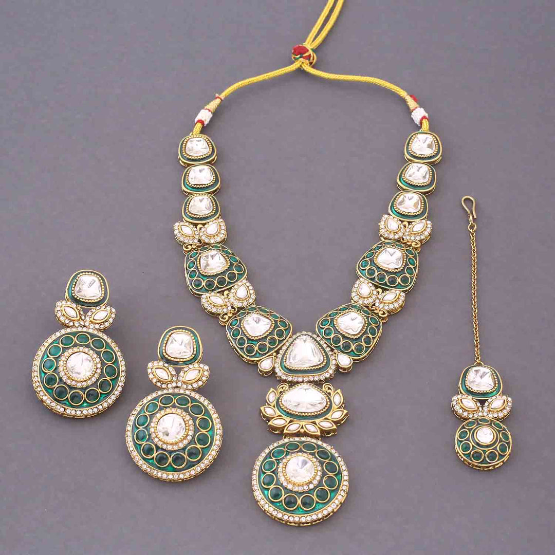Emerald Hithika Kundan Jewellery Set