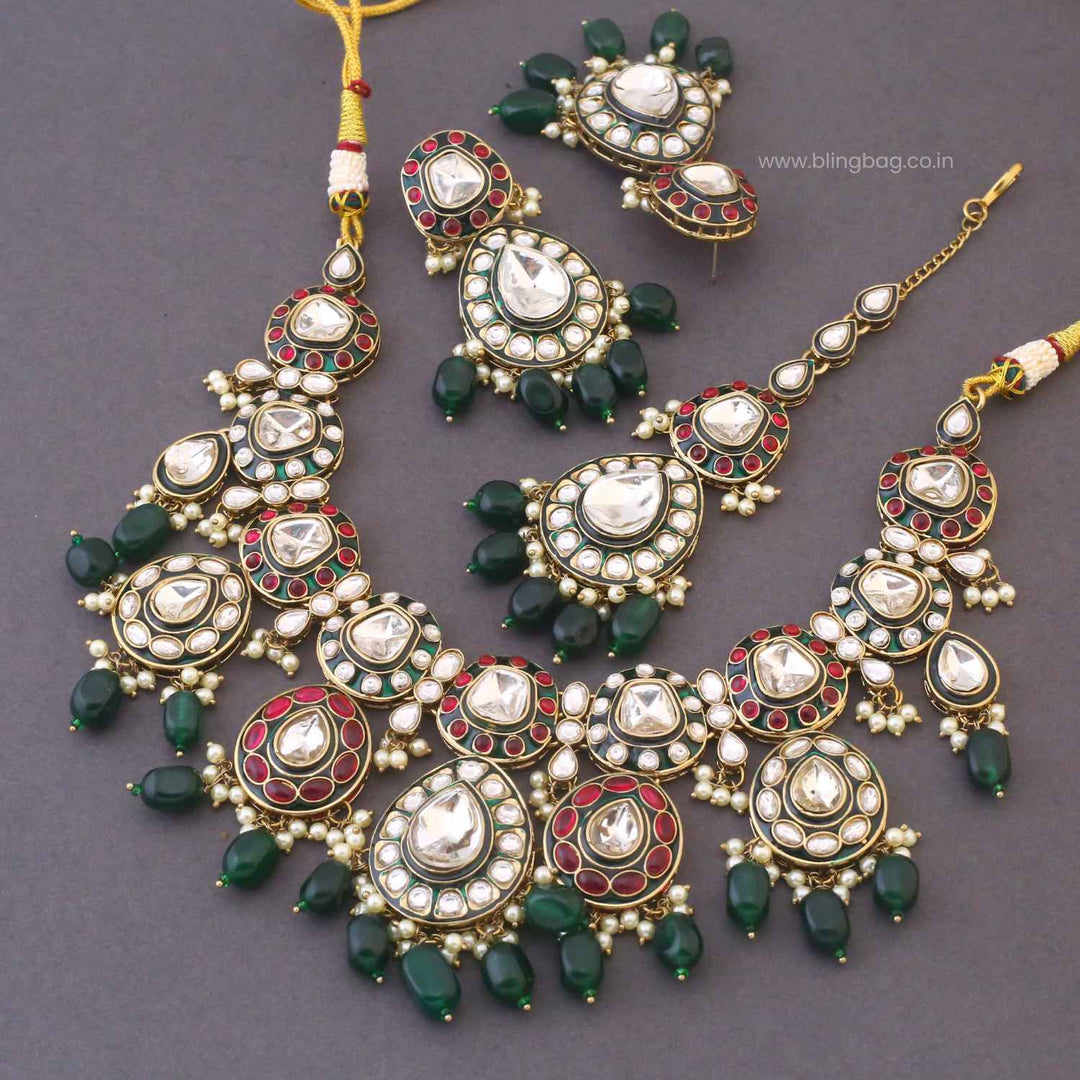 Emerald Hoormi Kundan Jewellery Set