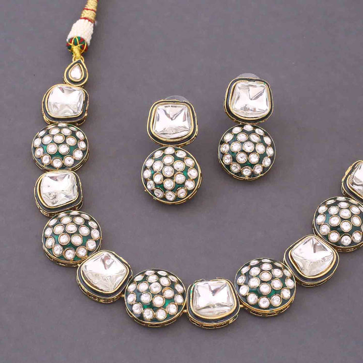 Emerald Hrishita Kundan Jewellery Set