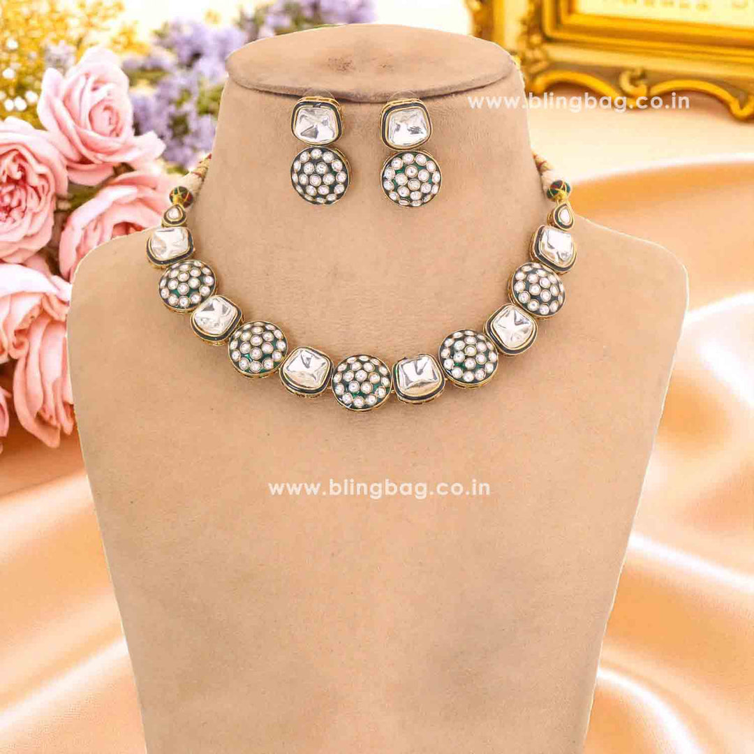 Emerald Hrishita Kundan Jewellery Set