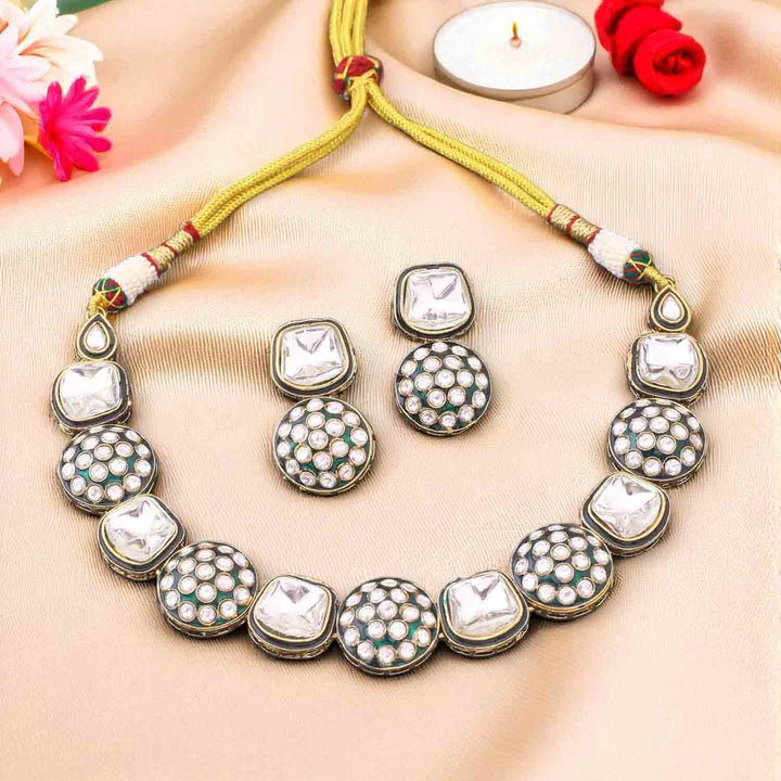 Emerald Hrishita Kundan Jewellery Set