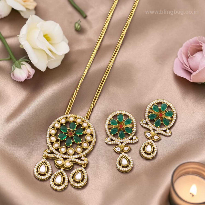 Emerald Isalyn Pendant Set