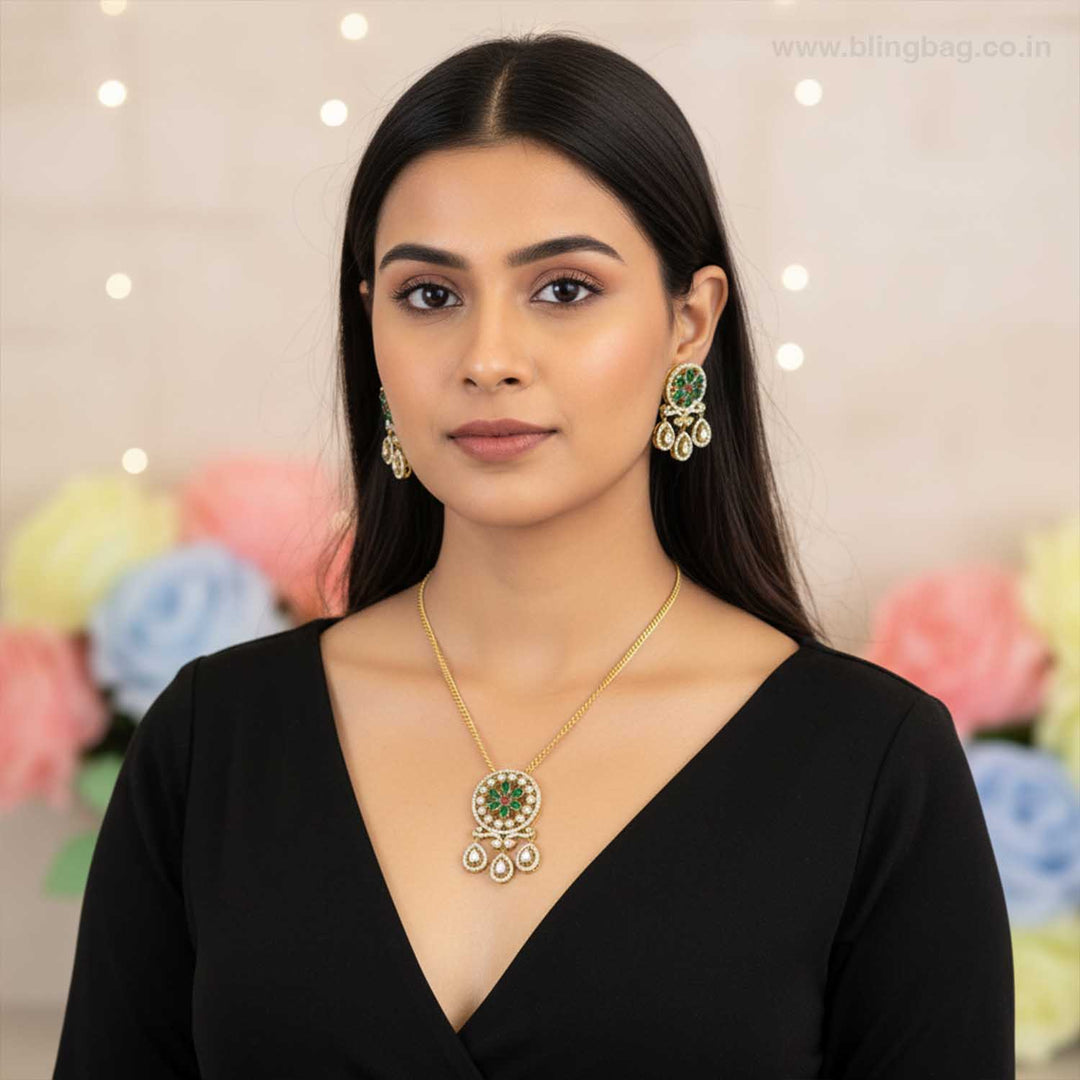 Emerald Isalyn Pendant Set