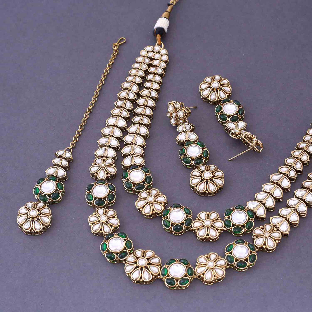 Emerald Jaine Kundan Jewellery Set