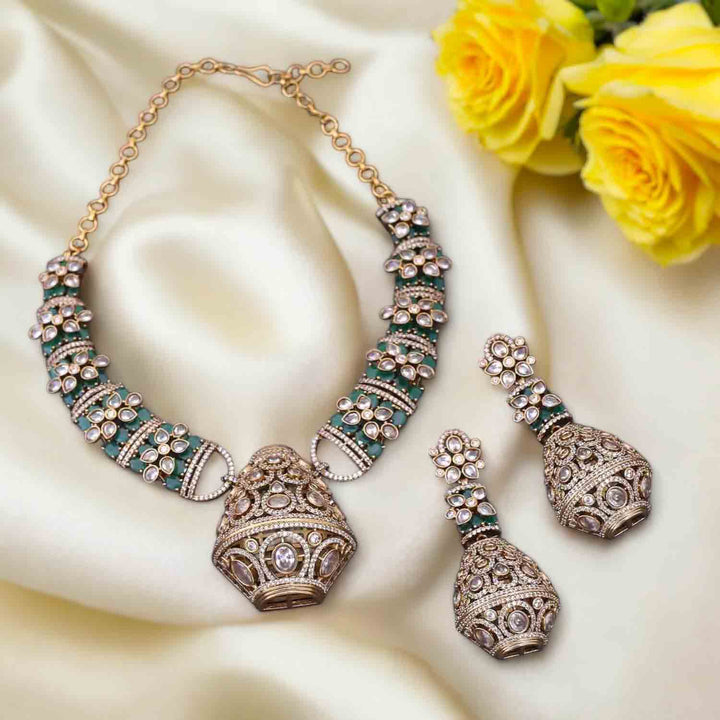 Emerald Jeenshi Hasli Victorian Jewellery Set - New Arrival