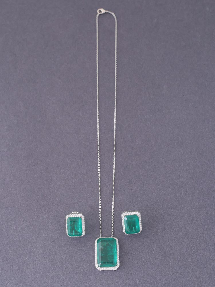 Emerald Jolie Pendant Set