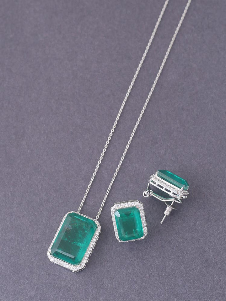 Emerald Jolie Pendant Set