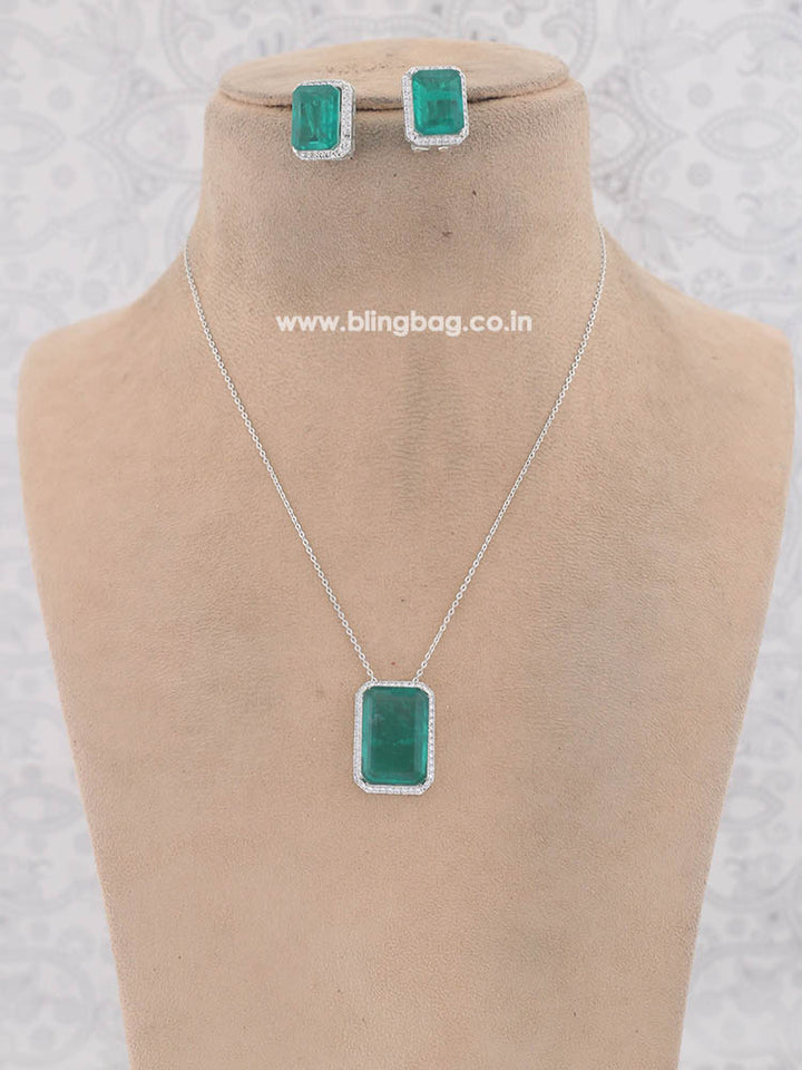 Emerald Jolie Pendant Set