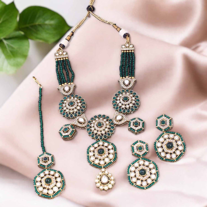 Emerald Josefina Kundan Jewellery Set