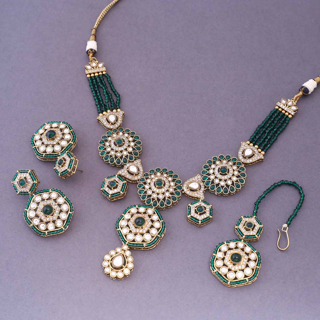 Emerald Josefina Kundan Jewellery Set
