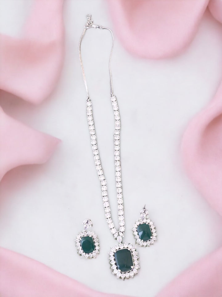 Emerald Willey Pendant Set