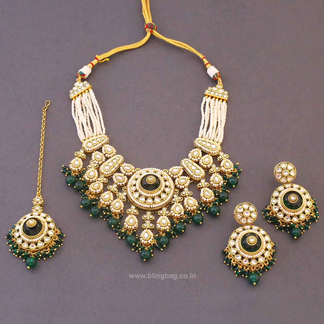 Emerald Kanoosh Kundan Jewellery Set