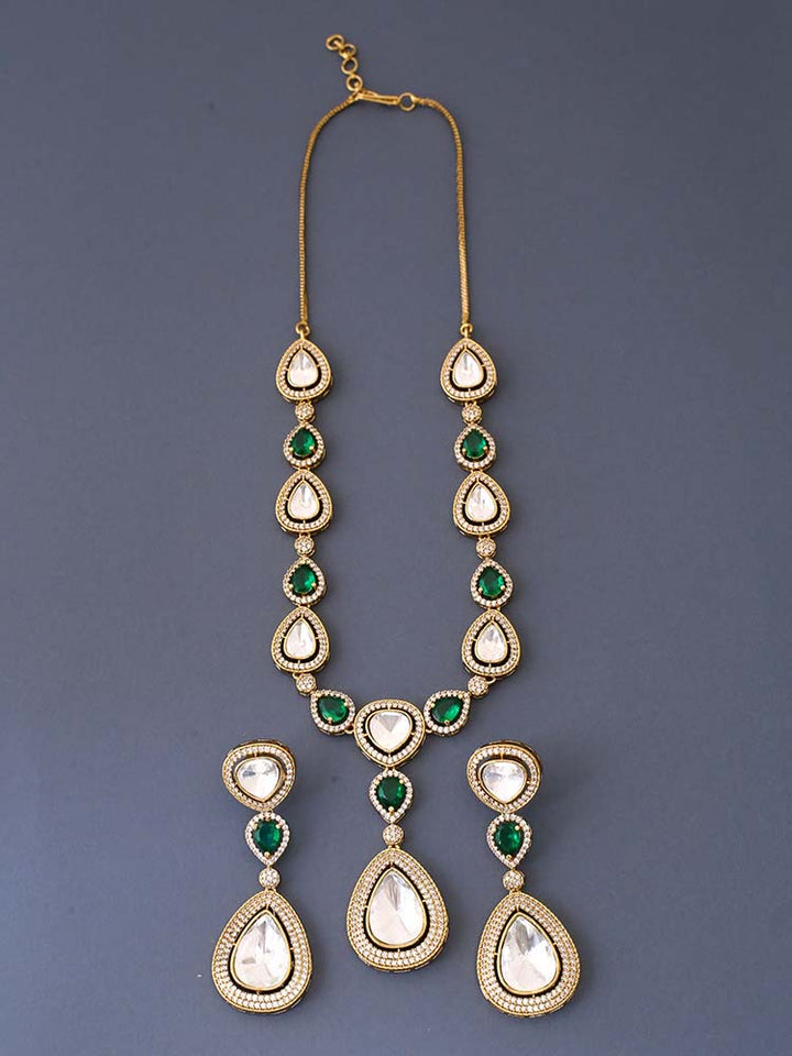 Emerald Katja Victorian Jewellery Set