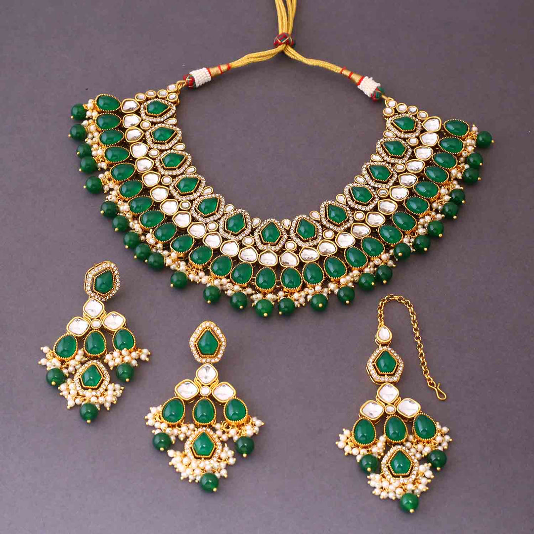 Emerald Kaviya Kundan Jewellery Set