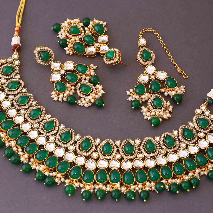 Emerald Kaviya Kundan Jewellery Set