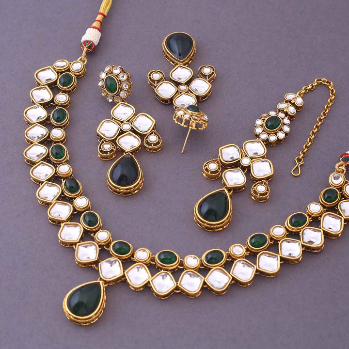 Emerald Kharuya Kundan Jewellery Set