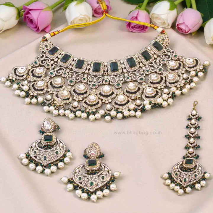 Emerald Lipika Kundan Jewellery Set